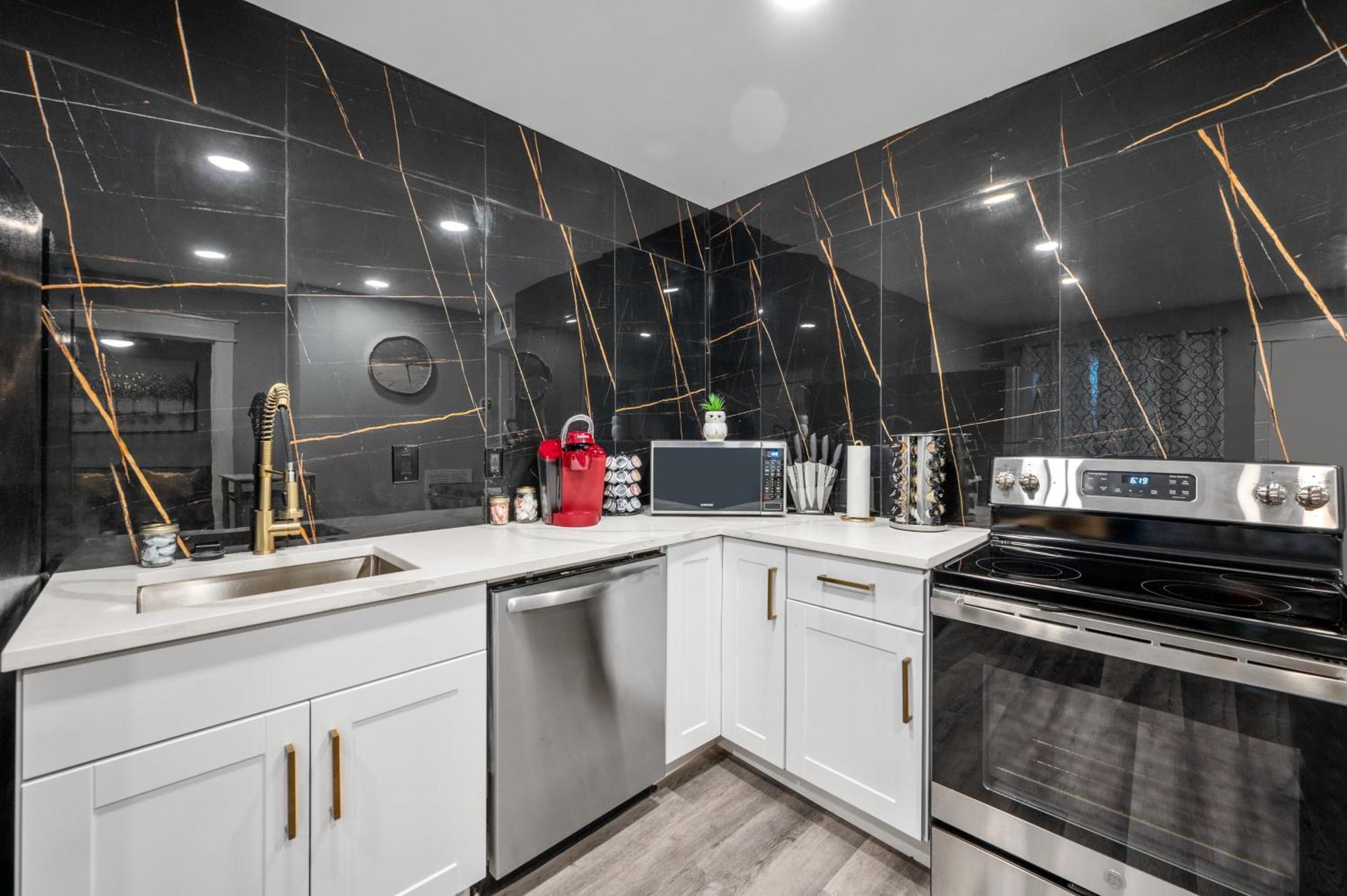 Warm Heights 2Br With Pool & Free Parking Leilighet Houston Eksteriør bilde